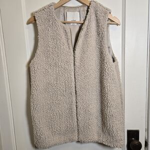 Aritzia Wilfred Medium Chatou Ivory Cream Fleece Sherpa Vest Soft Cozy Gold Zip